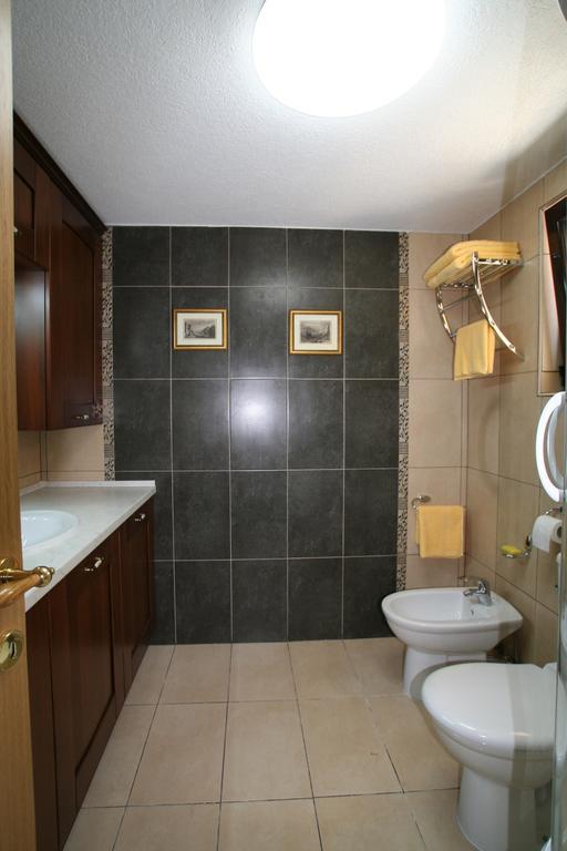 Holiday Home Ametist Kotor Rum bild