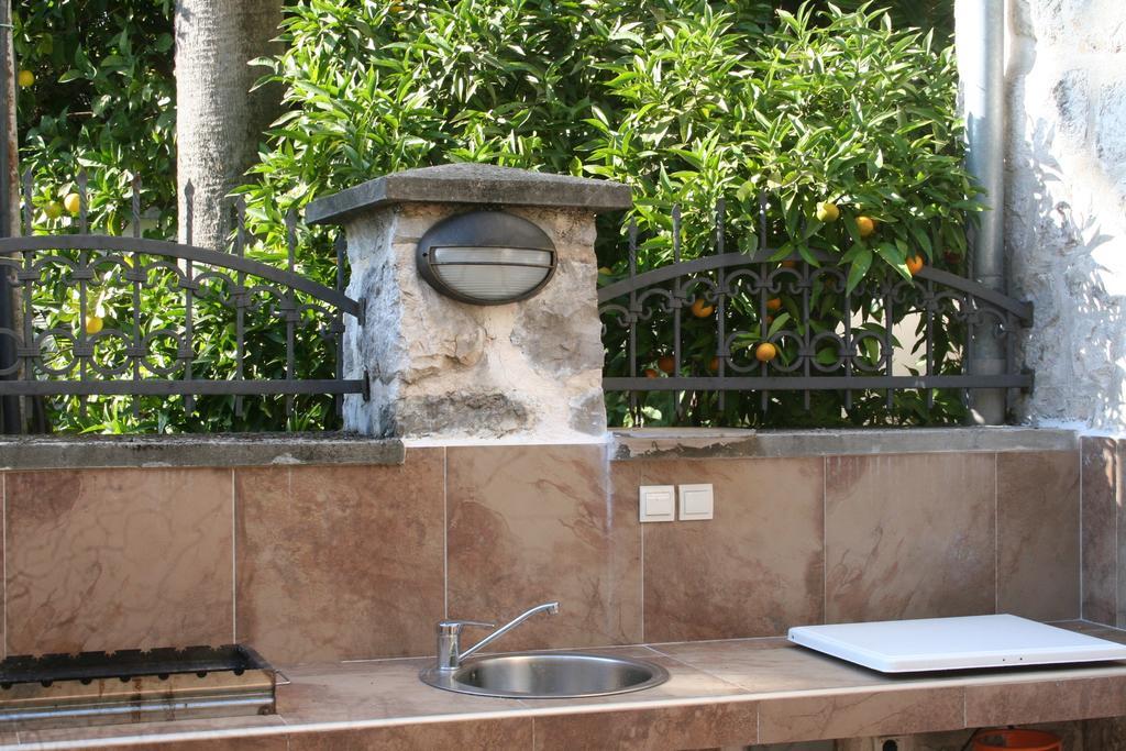 Holiday Home Ametist Kotor Rum bild