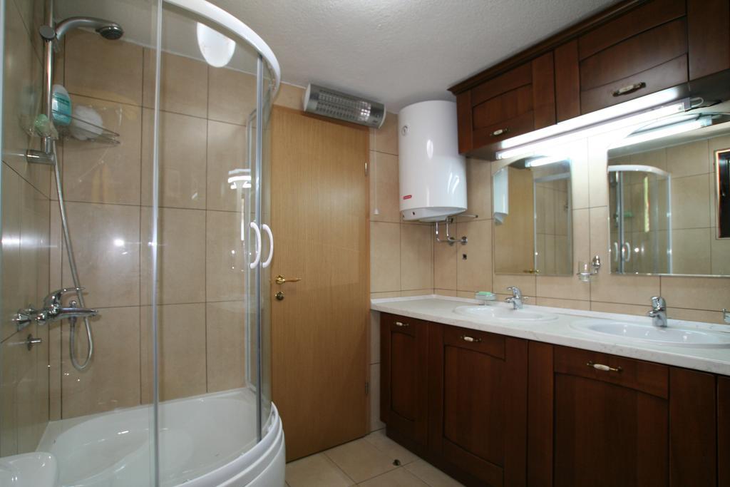 Holiday Home Ametist Kotor Rum bild